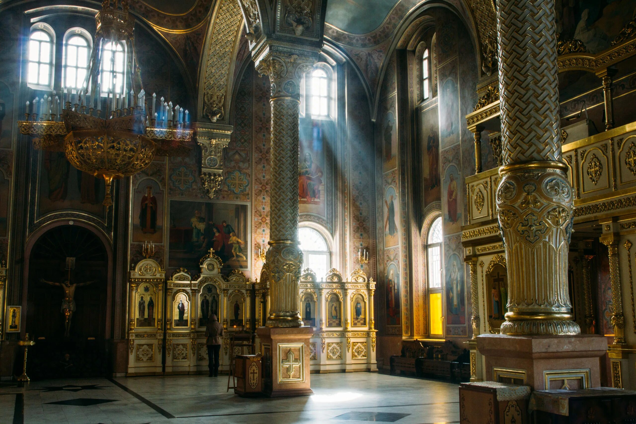 Всехсвятский храм серпухов расписание. Серпухов всехсвятский храм усыпальница. Храм всех святых серпухов. Всехсвятский храм высоцкий монастырь. Всехсвятский храм серпухов расписание.