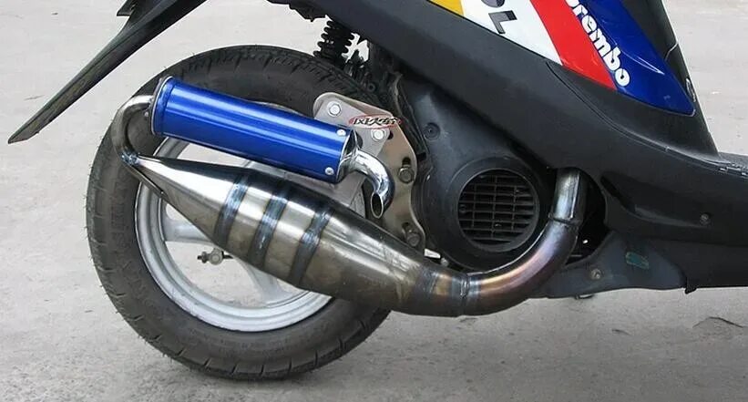 Труба на скутер. Performance Exhaust for Honda Dio. Труба v8 на дио. Глушитель Yamaha Breeze. Выхлопная труба tk Turbo Kit Yamaha Aerox.