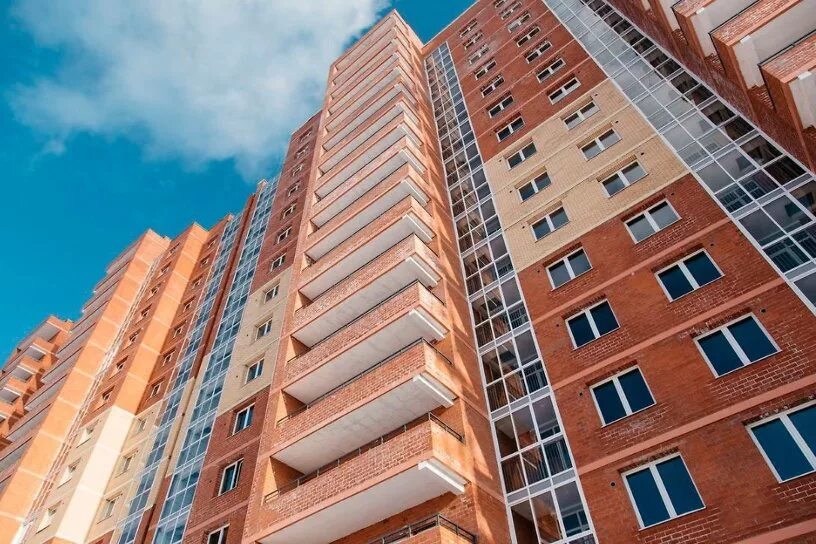 Живу на 15 этаже. Иркутск многоэтажные дома. 15 Этажный дом. Многоэтажка в Иркутске. Иркутск высотные дома.