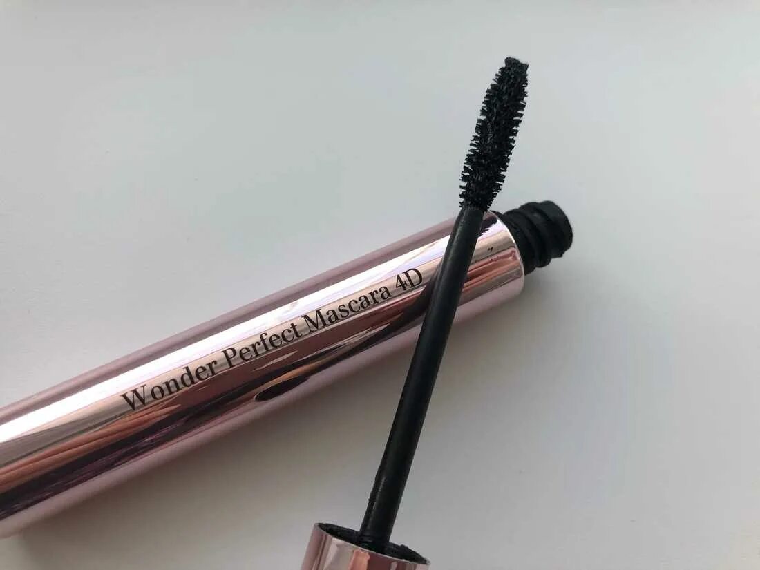 Тушь wonder perfect. Clarins Wonder perfect Mascara 4d. Тушь Clarins Wonder perfect Mascara. Тушь Wonder perfect Mascara 4d. Тушь Clarins Wonder perfect Mascara 4d.