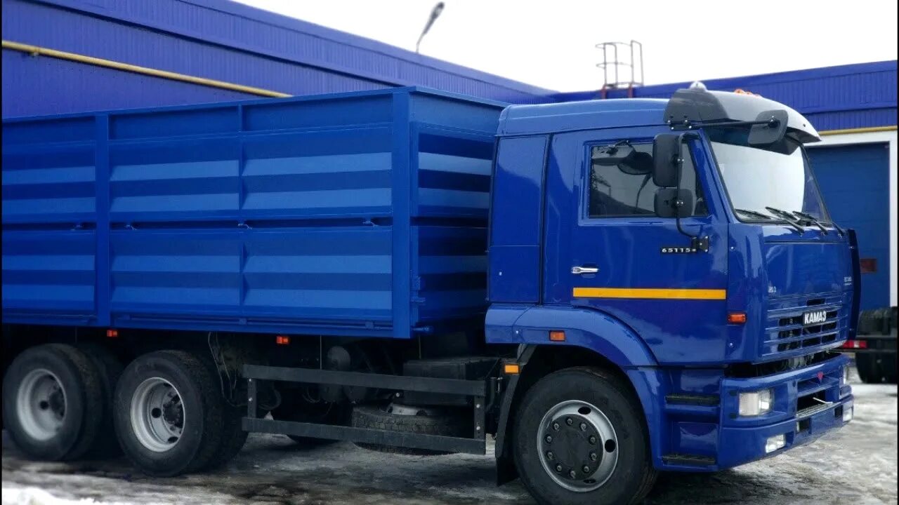Камаз 65117 бортовой. Камаз 65115 сельхозник зерновоз. Камаз зерновоз стоит. Камаз 53215 бортовой с прицепом. Новый камаз зерновоз 65207.
