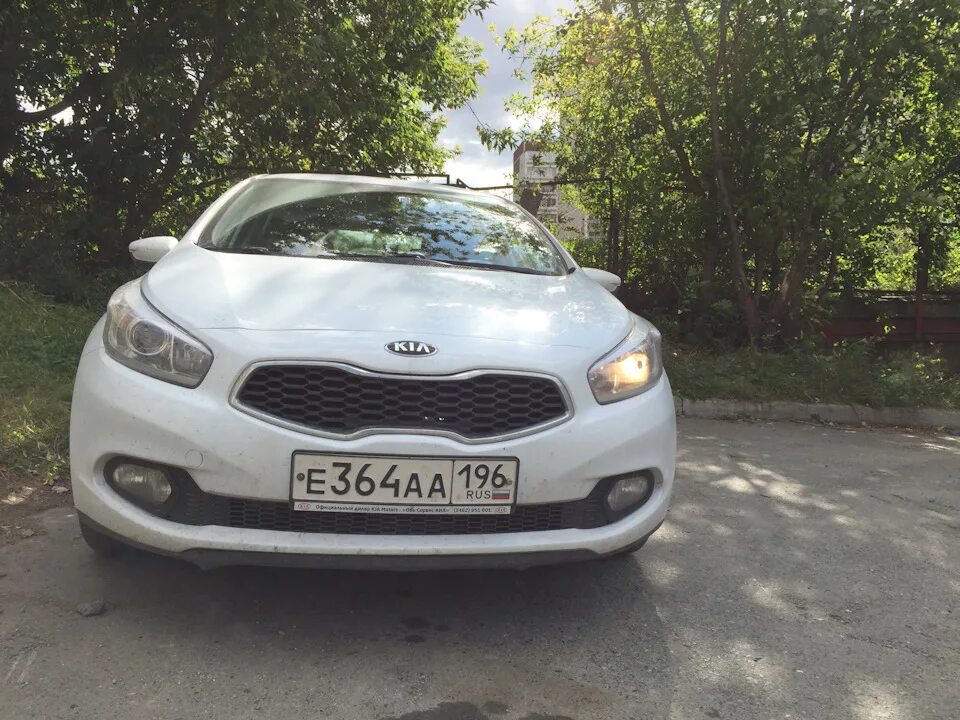 Kia Ceed 2013 свет фар. Лампочки в габаритов Киа СИД 2013. Ближний свет Kia Ceed JD 2013. Kia Ceed JD свет. Свет кия сид