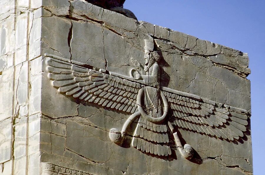 Ахурамазда бог персии. Боги персии. Шапур 2 царь. Бог ахура мазда. Зороастризм ахура мазда.