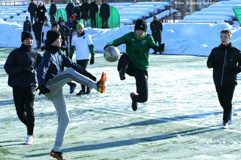 Зимний футбол. Зимний Чемпионат по футболу. Зимнее первенство по футболу Нижний Новгород.