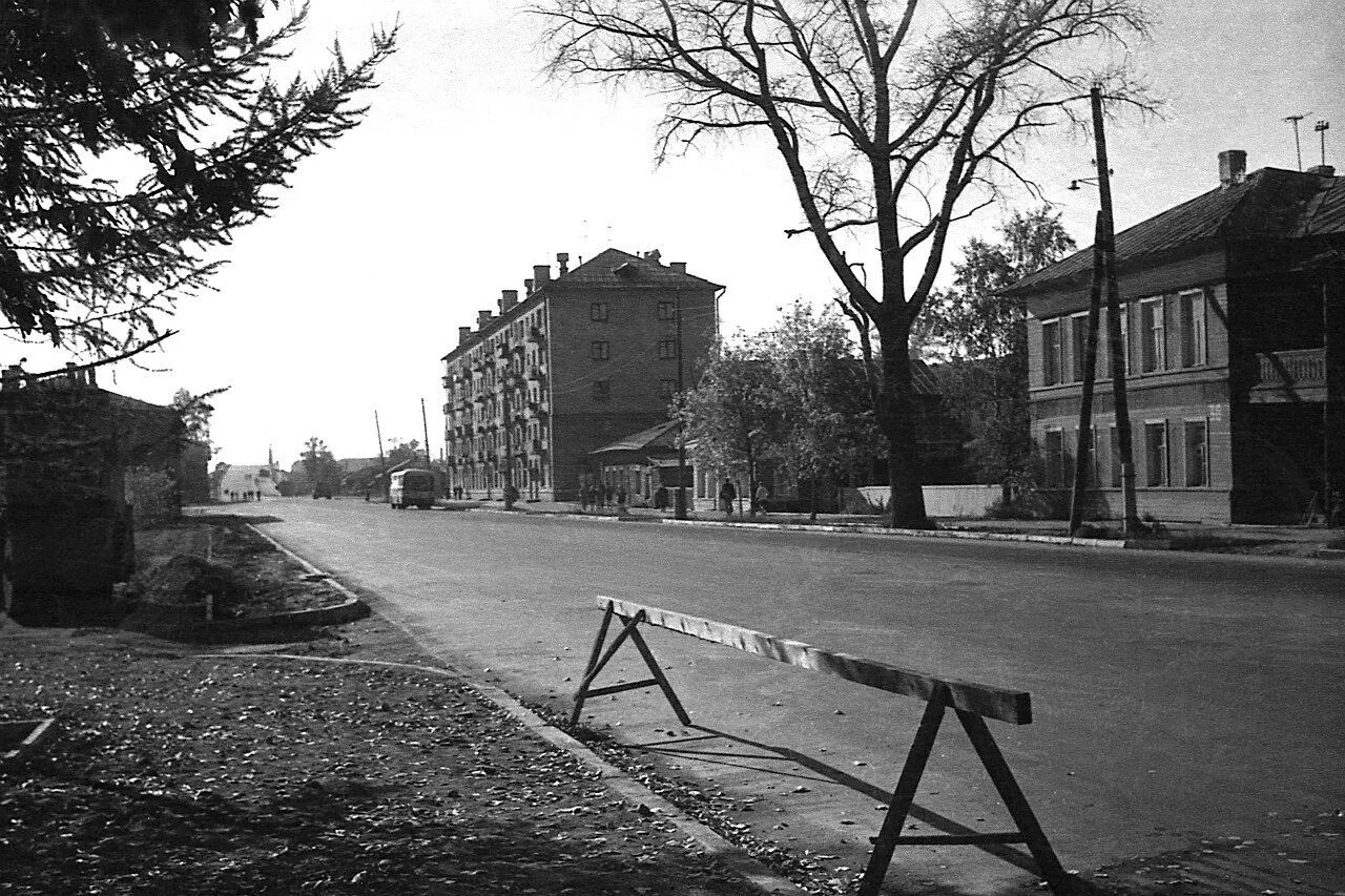 Улица старая вологда. Старая Вологда ул Ленинградская. Старая Вологда в фотографиях улица Ленинградская. Старая Вологда Чернышевского 10. Кирова Ленинградская Вологда.