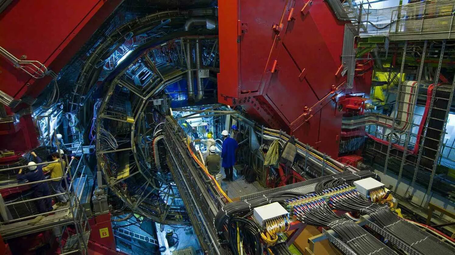 Детектор физик. Детектор Alice большого адронного коллайдера. Элис  большой адронный коллайдер. Детектор частиц ЦЕРН. Ускоритель в ЦЕРНЕ.