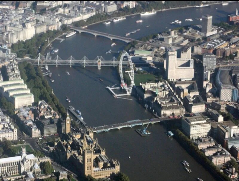 Лондон 17 века река Темза. Река Темза в Великобритании. Река Thames в Лондоне. Набережная Темзы в Лондоне.