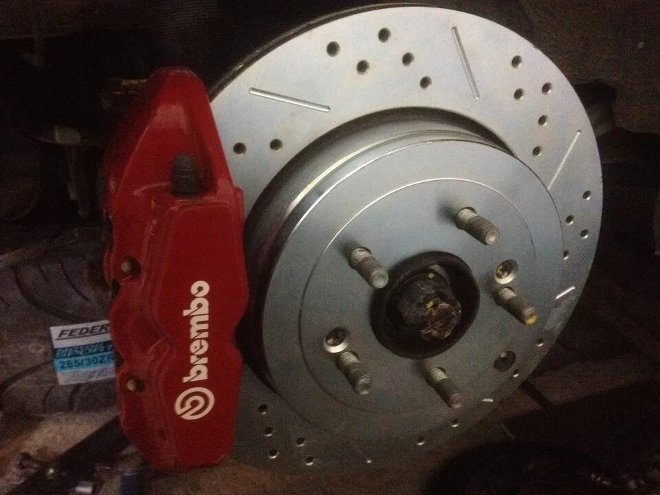 Тормозные диски hyundai creta. Тормозной диск BREMBO 09883710. Тормозной диск BREMBO 08556920. Тормозной диск BREMBO 09944711. Тормозные диски перфорированные BREMBO 286х22.