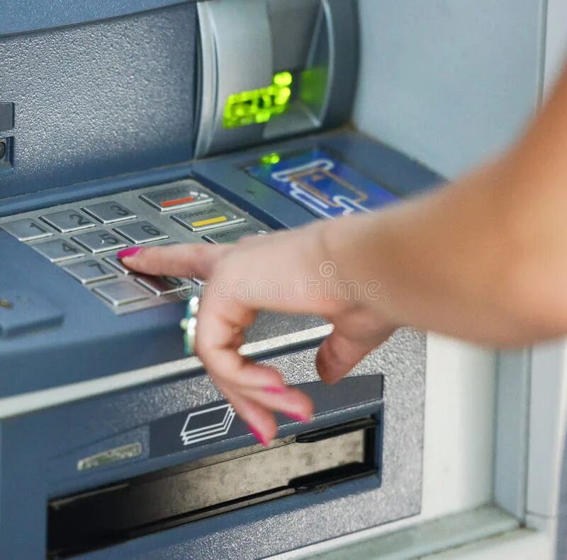 Банкомат без пин. Банкомат. Банкомат руки. Банкоматы типа «cash-in / cash-out recycling». Картина банкомата.