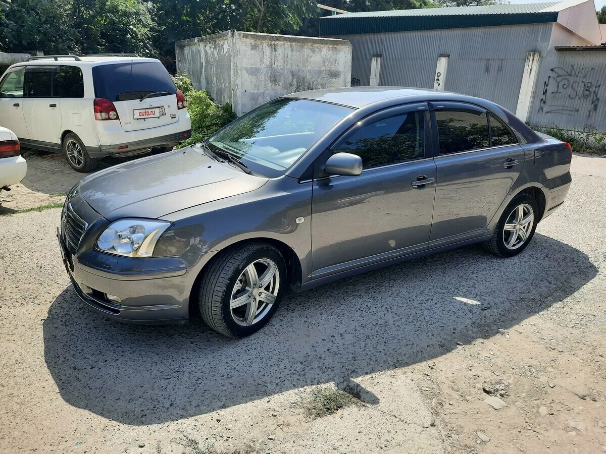 Тойота авенсис краснодарский край. Авенсис машина Золотая. Тойота Авенсис 1990. Тойота Авенсис нархаш. Toyota Avensis Blackout.