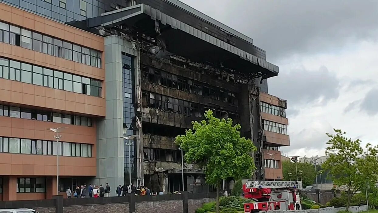 Бц гранд сетунь. Гранд сетунь плаза. москва бизнес центр гранд сетунь. бизнес центр сетунь плаза. пожар в сетунь плаза в москве.