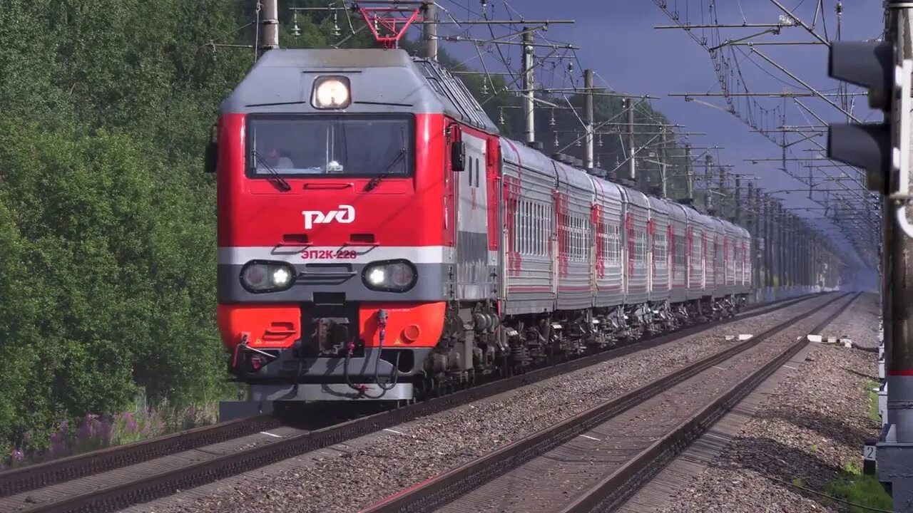 Санкт петербург угловка. Эп2к 228. поезд санкт петербург осташков. эп2к-223. 190 поезд.