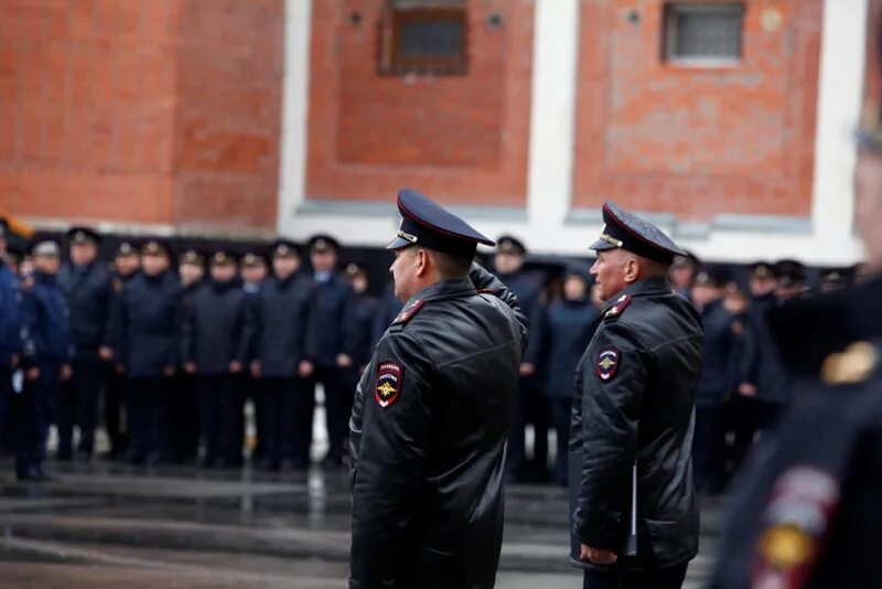 Переход на летнюю форму мвд 2024. Форма полиции. Летняя форма полиции. Переход на летнюю форму МВД. Летняя Полицейская форма в России.