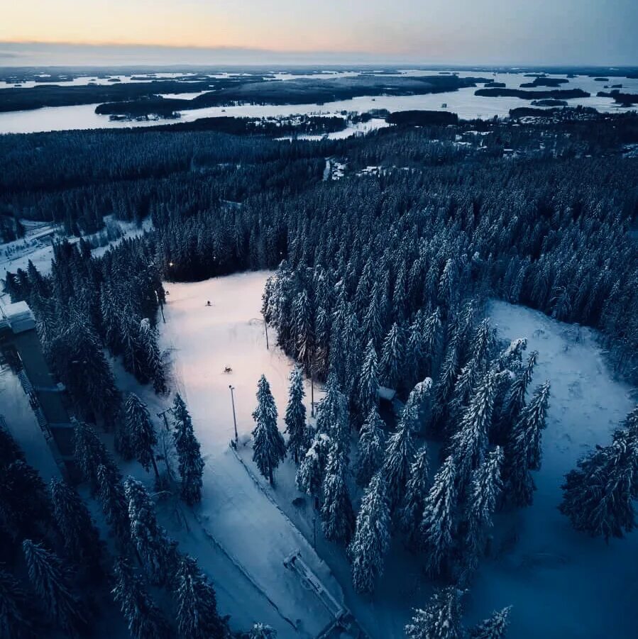 Какая финляндия сейчас. Куопио Финляндия. Горнолыжный курорт Куопио Финляндия. Северные верховья Финляндии. Куопио Финляндия достопримечательности.