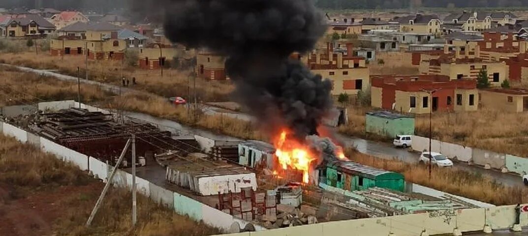 Нижнекамск татарстан новости сегодня. Пожар в Нижнекамске сейчас. НТР 24 Нижнекамск происшествия. Нижнекамский завод горит. Пожар в Нижнекамске 2023.