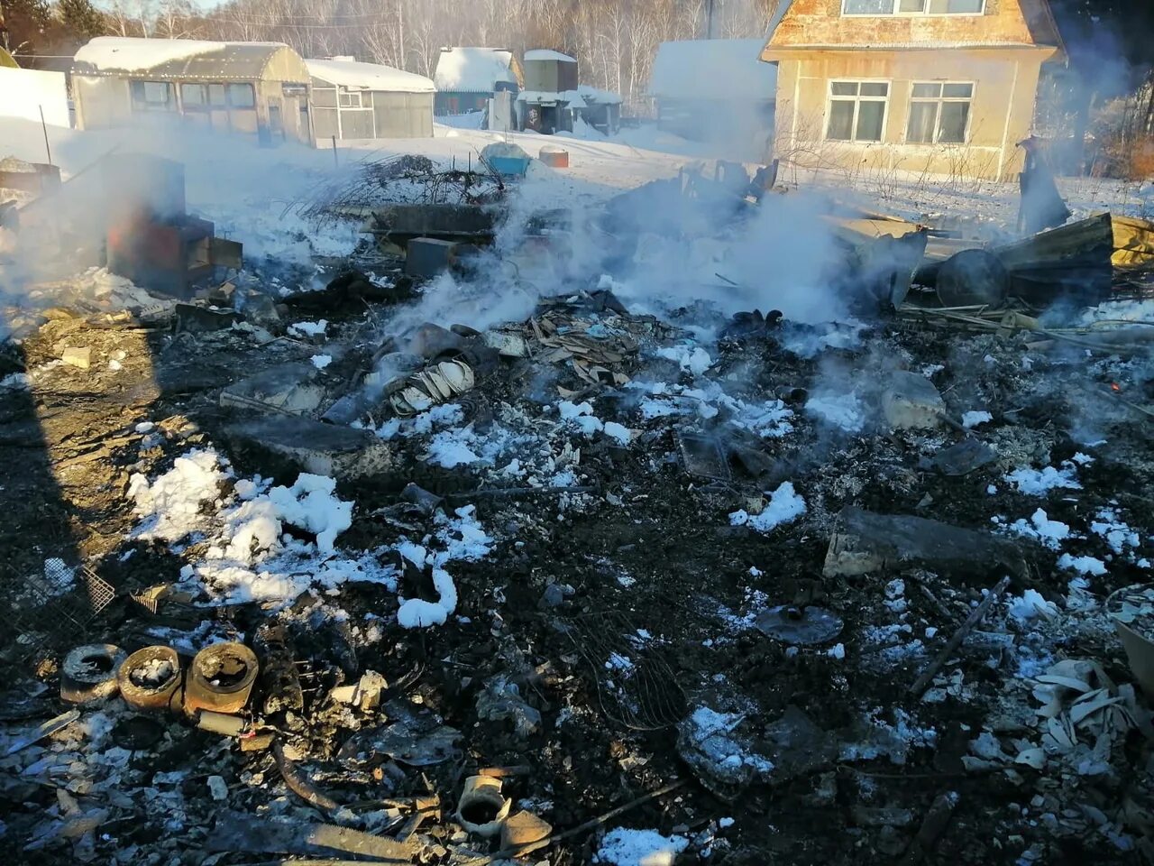 Мужчина 11 января. Пожар СНТ Озерки. Пожар в Мошковском районе. Пожары в Новосибирской области 2022. Пожар в Мошковском районе Новосибирской области.