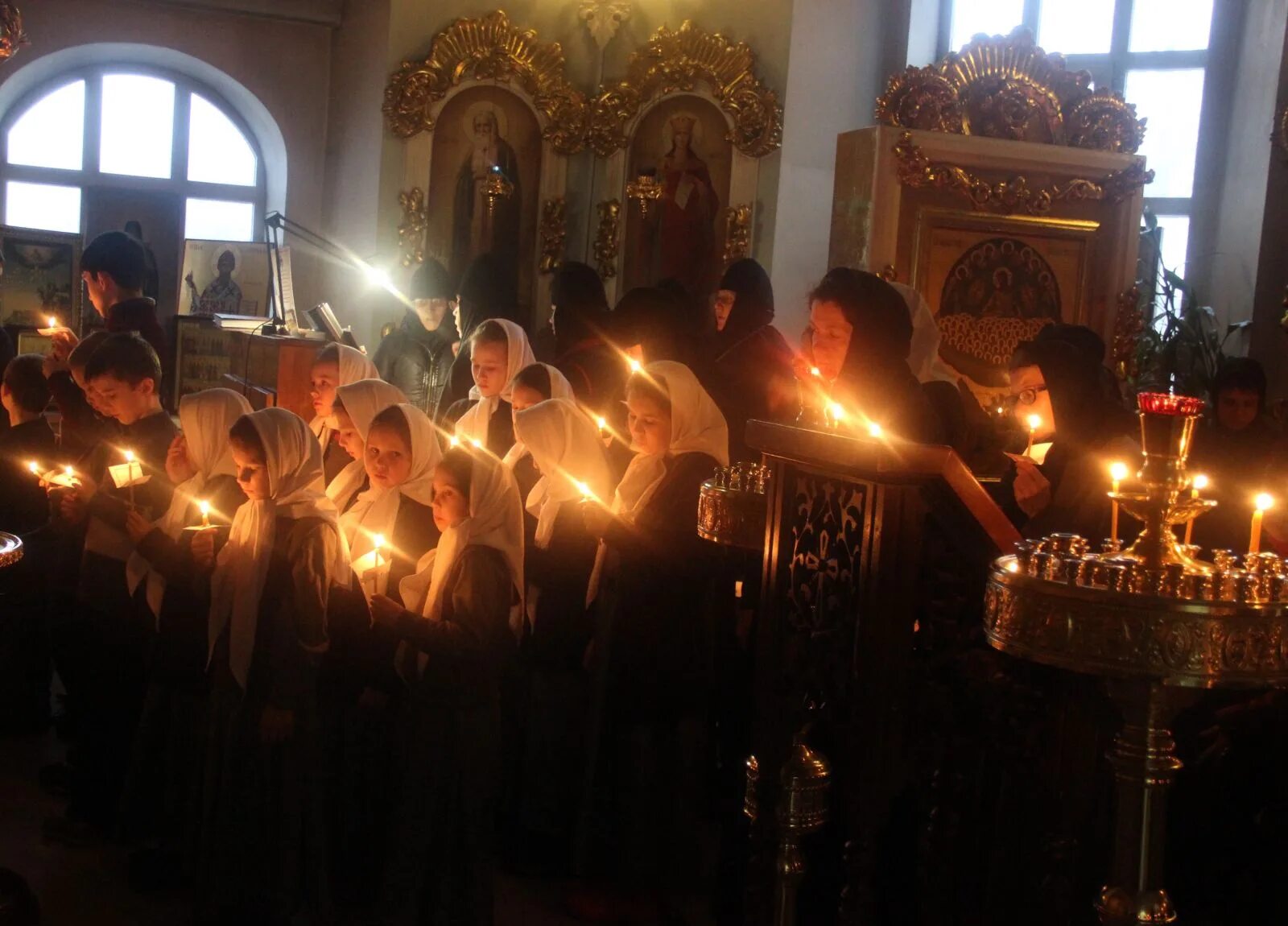 Что можно принести в церковь в пост. Великий пост канон Андрея Критского. Канон Великого Андрея Критского в храме. Канон Критского Великий пост.