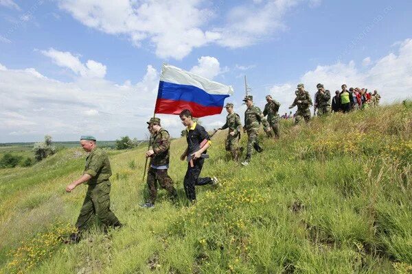 Зарница военно-патриотическая игра. Патриотизм Зарница. Зарница военно-патриотическая игра логотип. Военно патриотический лагерь Зарница Урал.