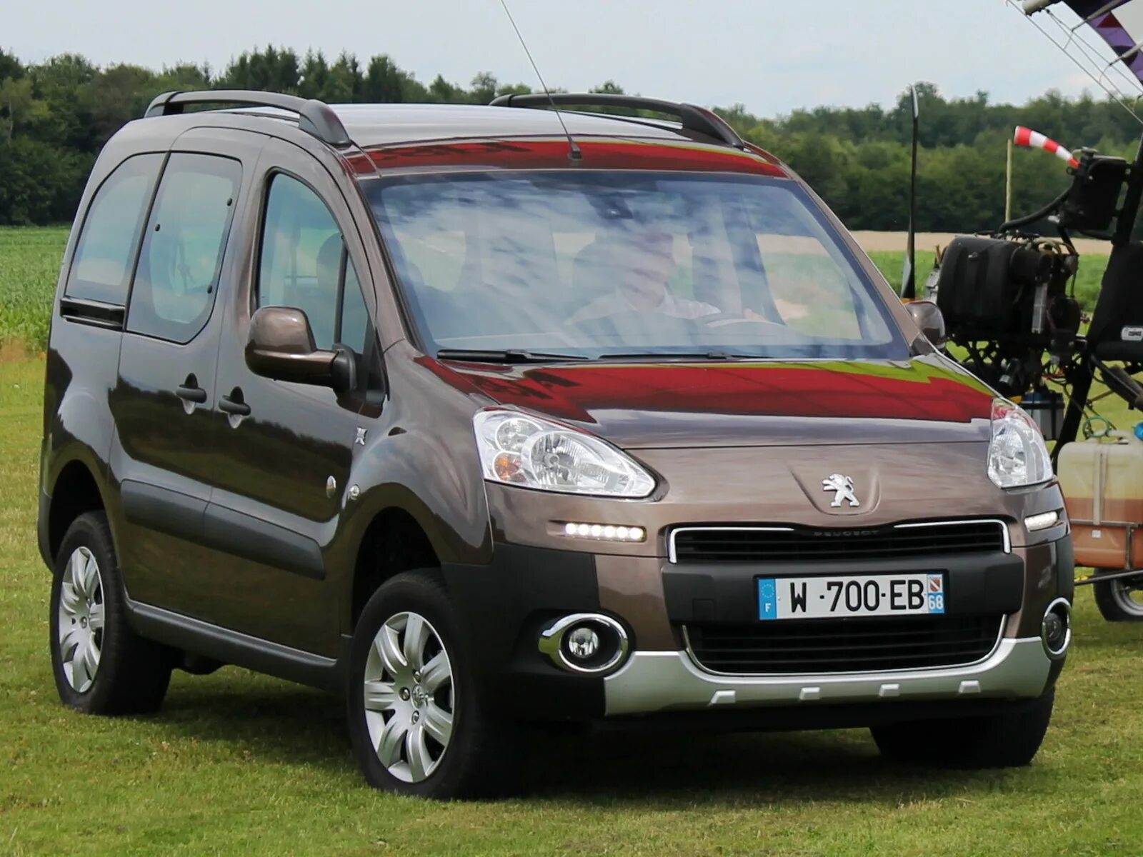 Peugeot partner полный привод. Peugeot partner 4x4. Peugeot partner 1. Peugeot dangel 4x4. Peugeot partner 4x4 dangel.