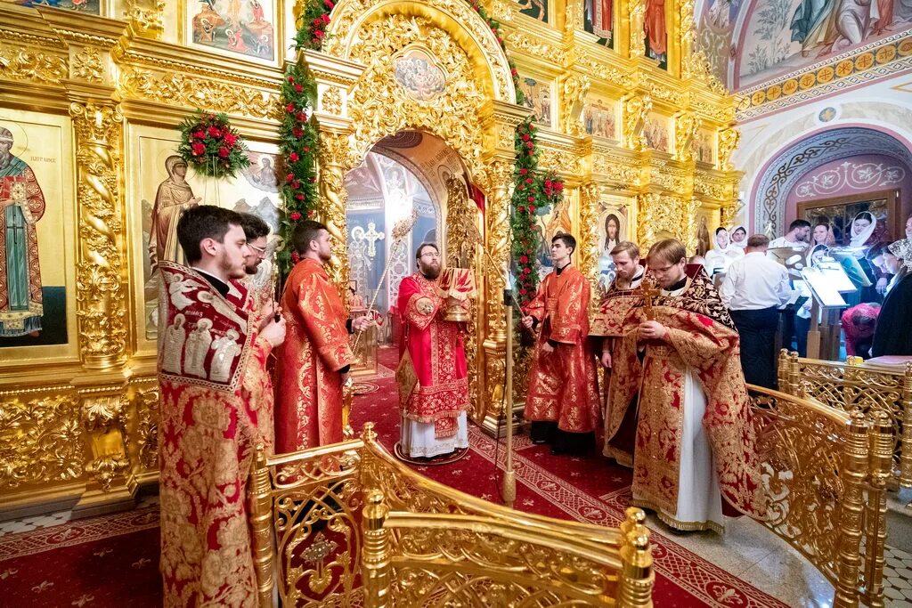 Служба в свято троицком храме. Праздник Пасхи богослужение. Пасхальная служба в морском соборе видео.