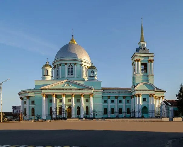 Город ниже курска. Колокольня Знаменского собора Курск.