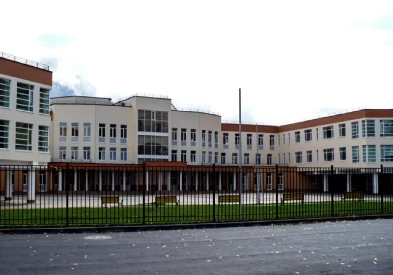 Школа 2065 г московский 1-й микрорайон. Город парк первый московский школа 2065. Московский 1 микрорайон школа 1. Южная осетия, школа 1. Гимназия 24 воскресенск.