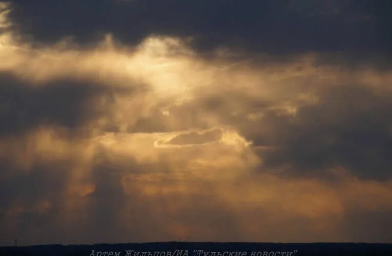 Снова пасмурно. Снова пасмурно. Снова пасмурно. Поздняя хмурая осень. Пасмурный пейзаж.