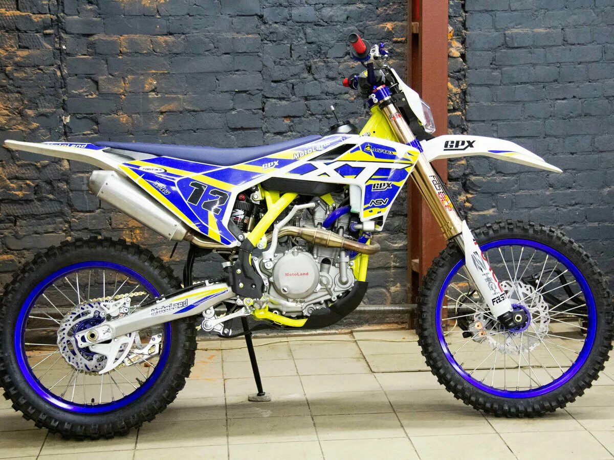 Salomon xt wings коричневые. Salomon xt street. Xt250st. Motoland кросс xt250 hs. мотоцикл motoland xt250.