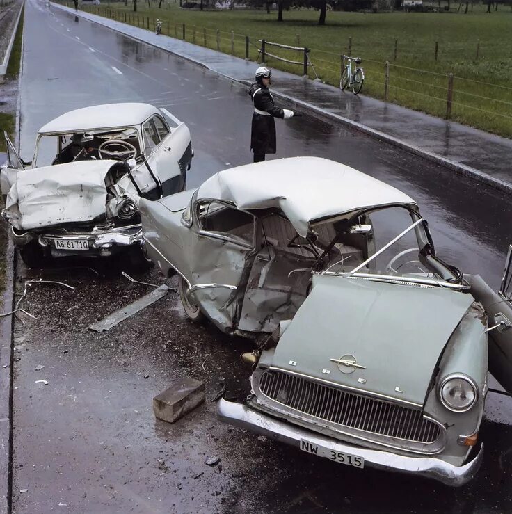 Auto crashes. Auto crashes