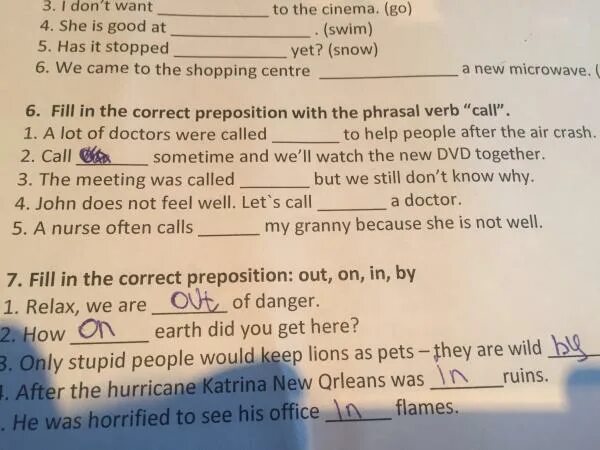 Fill in the correct preposition. Fill in the correct Word 5 класс. Complete the sentences with the correct preposition ответы. Fill in the correct preposition 3 класс. A lot of doctors were called