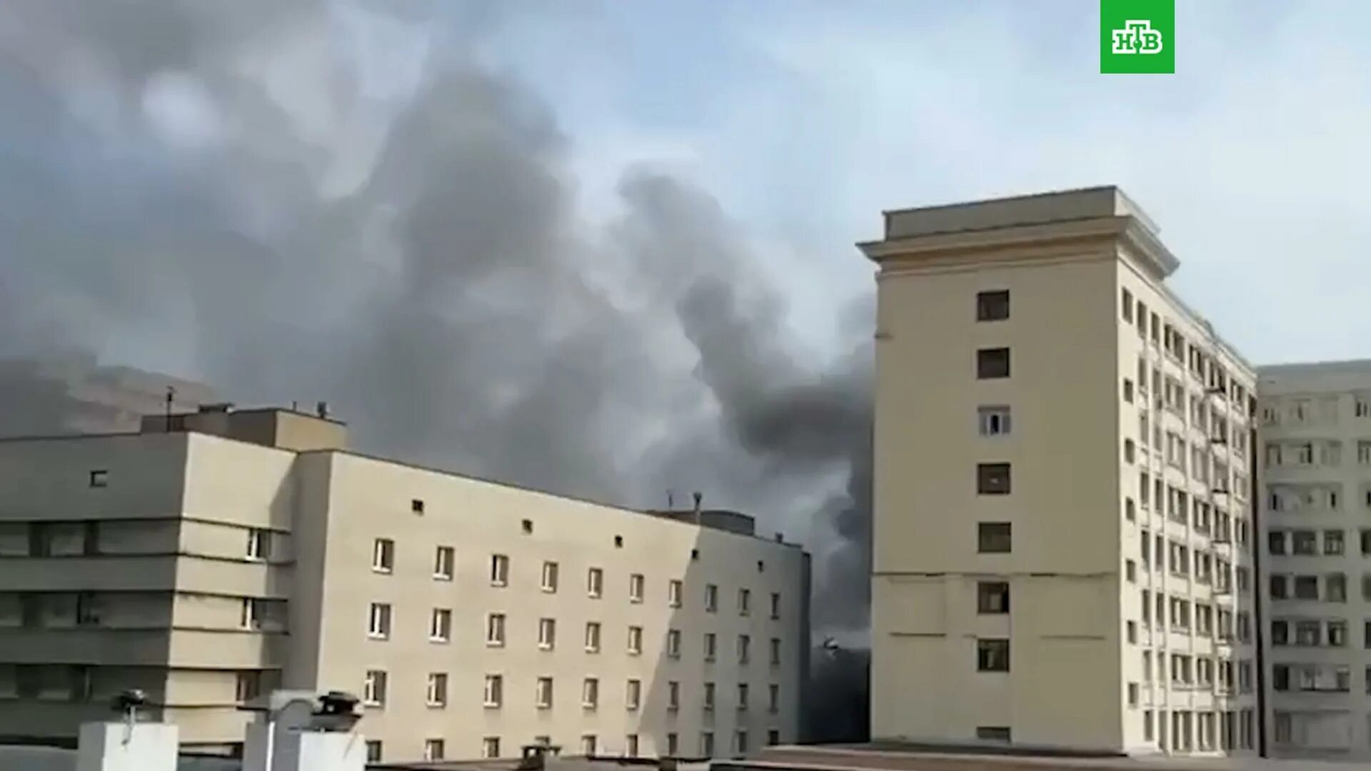 Пожар в общежитии рудн. Пожар в институте на дубровке. Общежитие рудн в москве пожар. Горит общежитие в москве сейчас. Пожар москва университет.