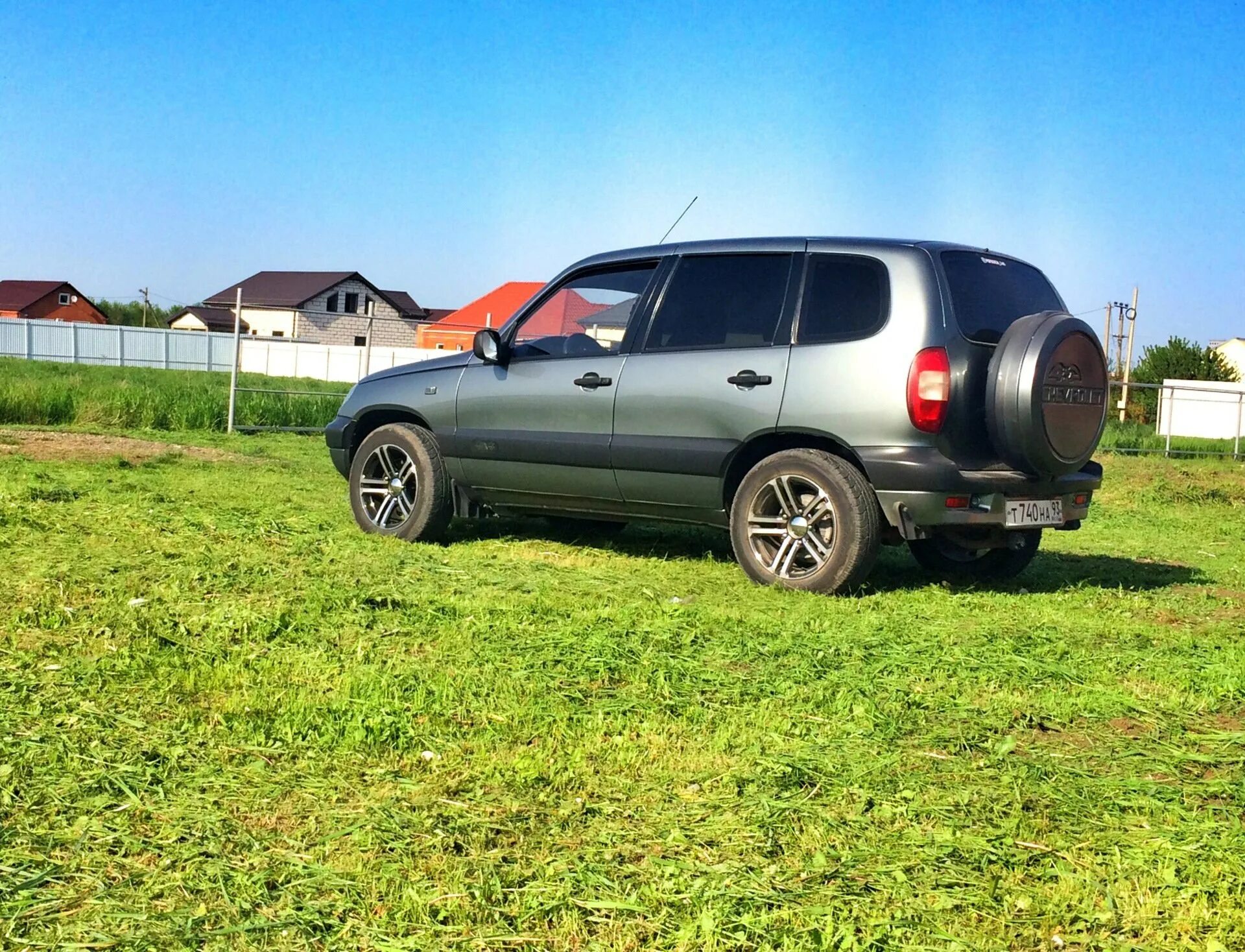 Литье на ниву шевроле 16. Колеса р16 на ниву шевроле. Диски шевроле нива r16 тигр черные. Шевроле нива диски р 16. Диски р16 на ниву шевроле.