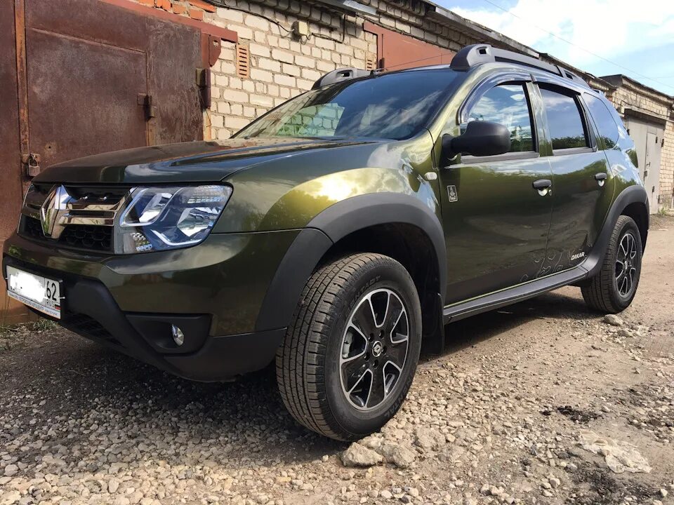 Renault Duster Dakar. Дастер 2017 Дакар. Рено Дастер 2017 зеленый. Рено Дастер комплектация Дакар. Дастер дизель 109 купить