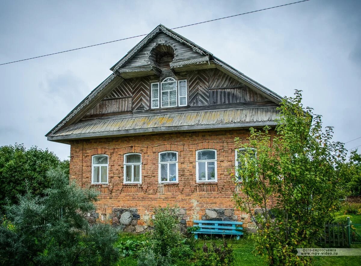 Домик в новгородской области. Деревня Вольная горка Батецкий район Новгородская область. Деревня белая Новгородская область Батецкий район. Скобово Демянский район. Деревня Вольная горка Новгородской области.