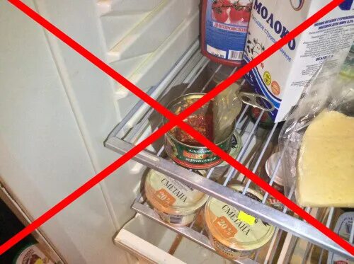 Консервы в холодильнике. Хранение консервов в холодильнике. Хранение банок в холодильнике. Домашний холодильник для хранения икры. Можно хранить торт в морозилке