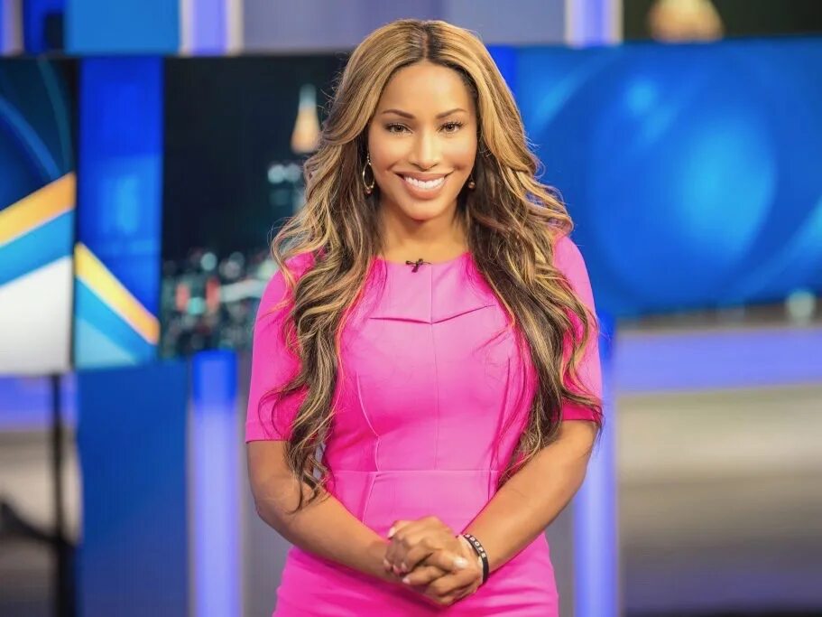 News Anchor hot. CBS Sports ведущая. Black female News Anchors. Sharon Maughan. Voice part