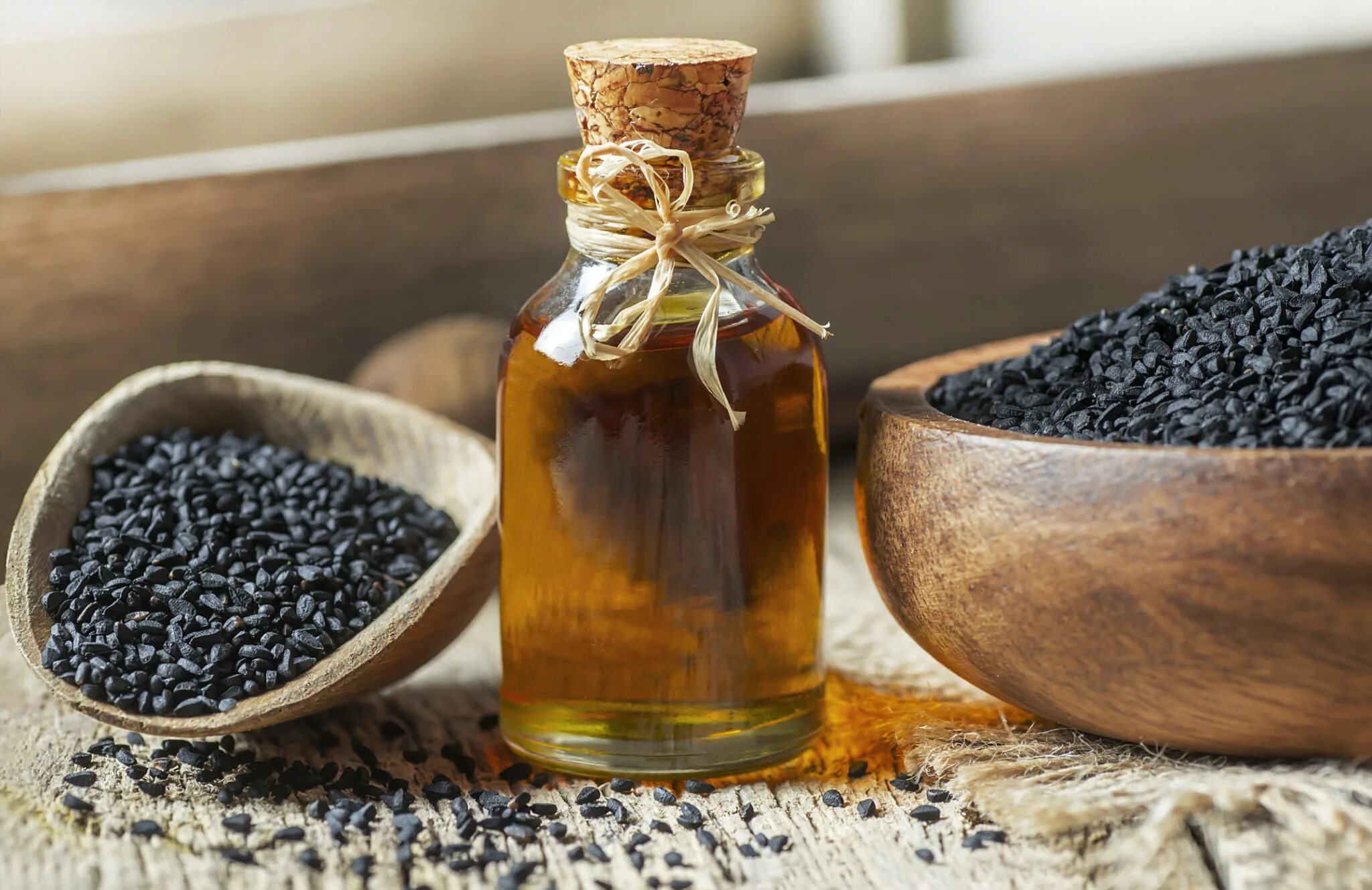 Золотое масло тмин. Масло черного тмина Black Seed Oil. Black cumin Seed Oil. Nigella Sativa масло черного тмина. Чорний Тимин.