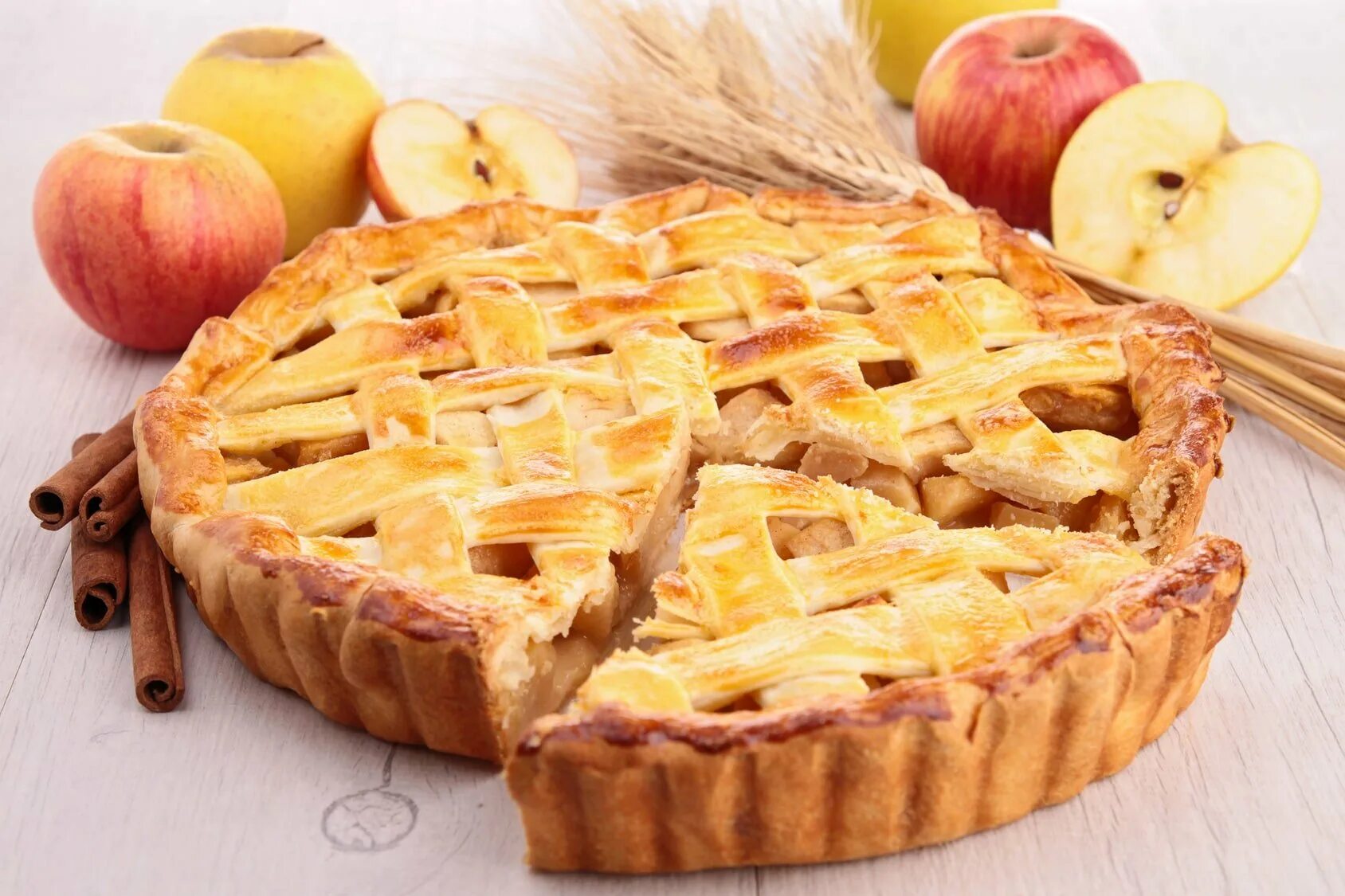 4 яблочных пирога