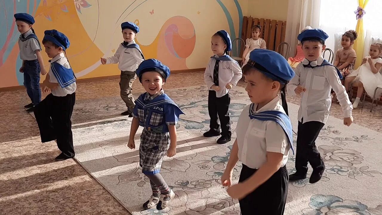 Танец мальчиков 9 мая в детском саду. Танец морячка в детском саду средняя группа. Танец моряков в детском саду. Мальчики моряки в детском саду. Танец мальчиков моряков в детском саду.