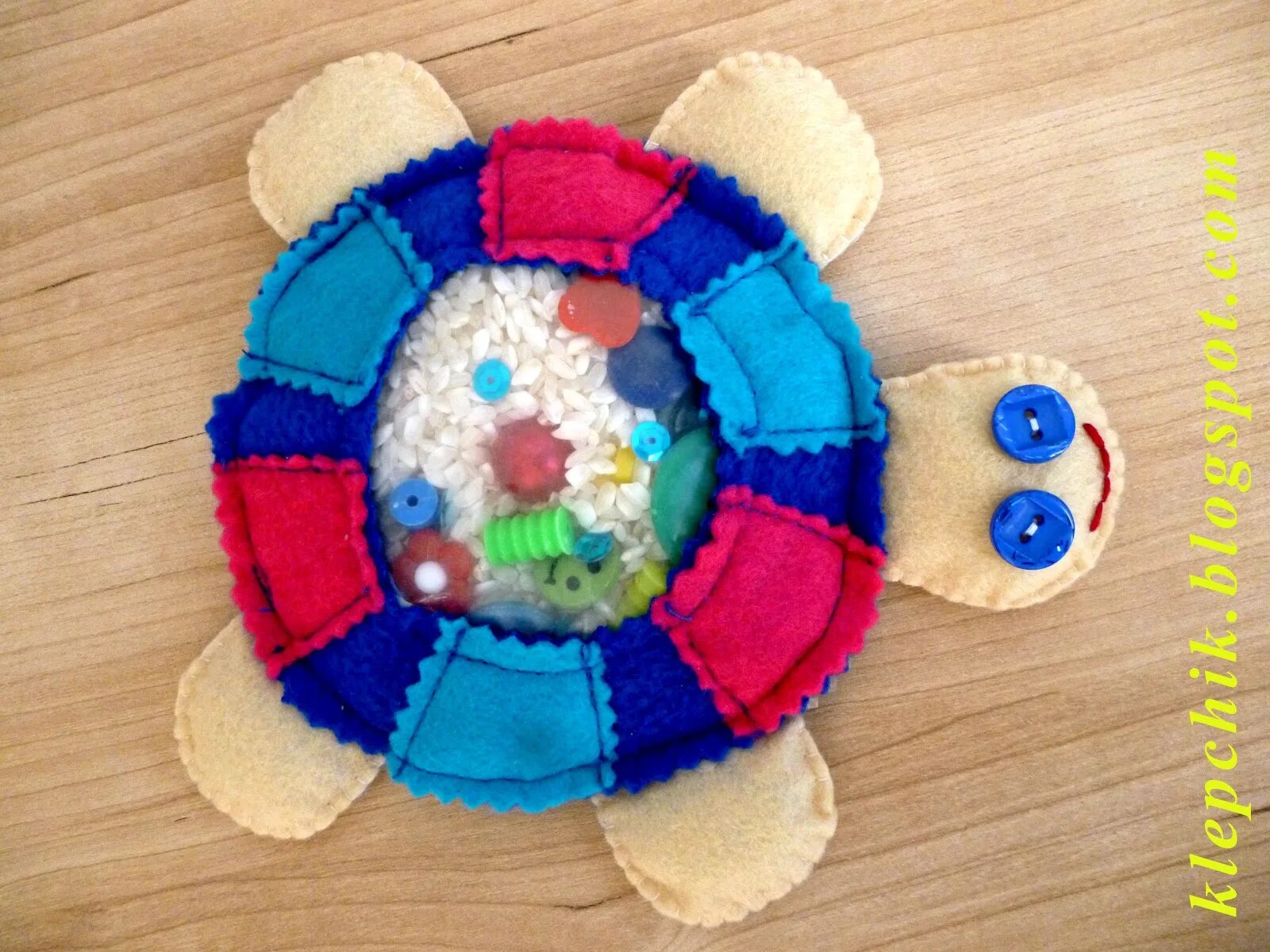 Игрушка своими руками ребенку 6 лет. Игрушки для мелкой моторики своими руками. развивающие игрушки своими руками для моторики. игрушки развивающие мелкую моторику своими руками. детские игрушки для развития мелкой моторики своими руками.