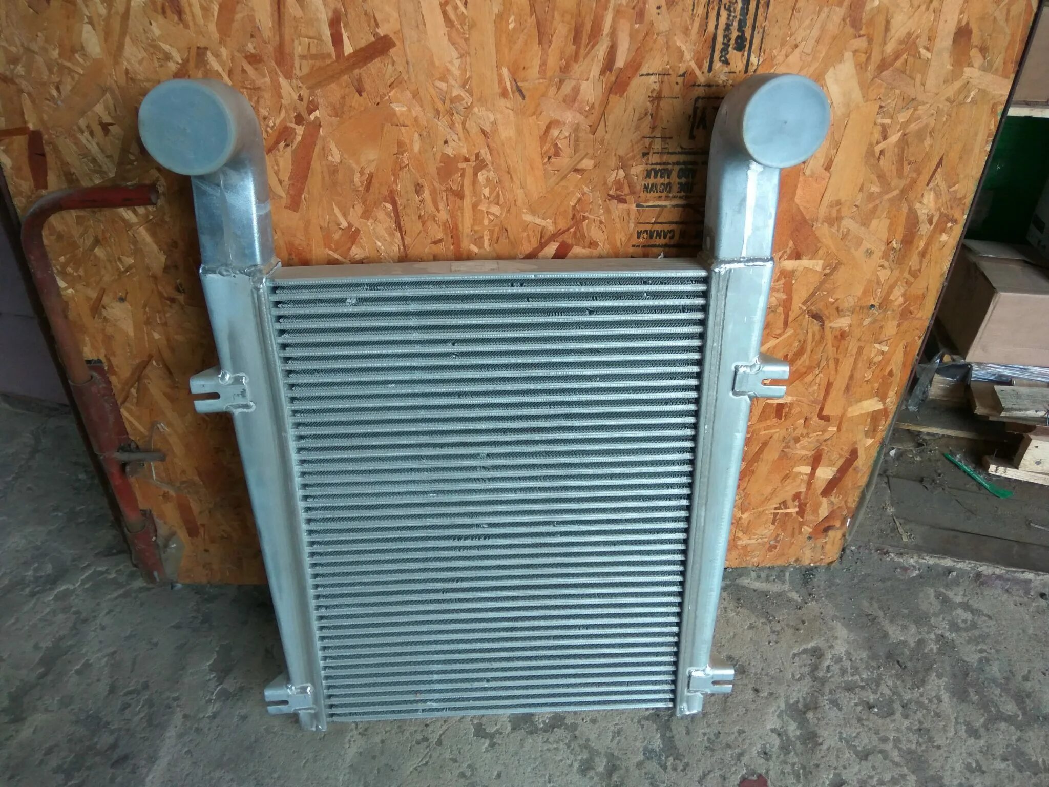 Интеркулер маз 725*735. Охладитель наддувочного воздуха 4370. Интеркулер 5480а-1172010 камаз. Охладитель кулер маз 6501. Интеркулер маз ямз 650.