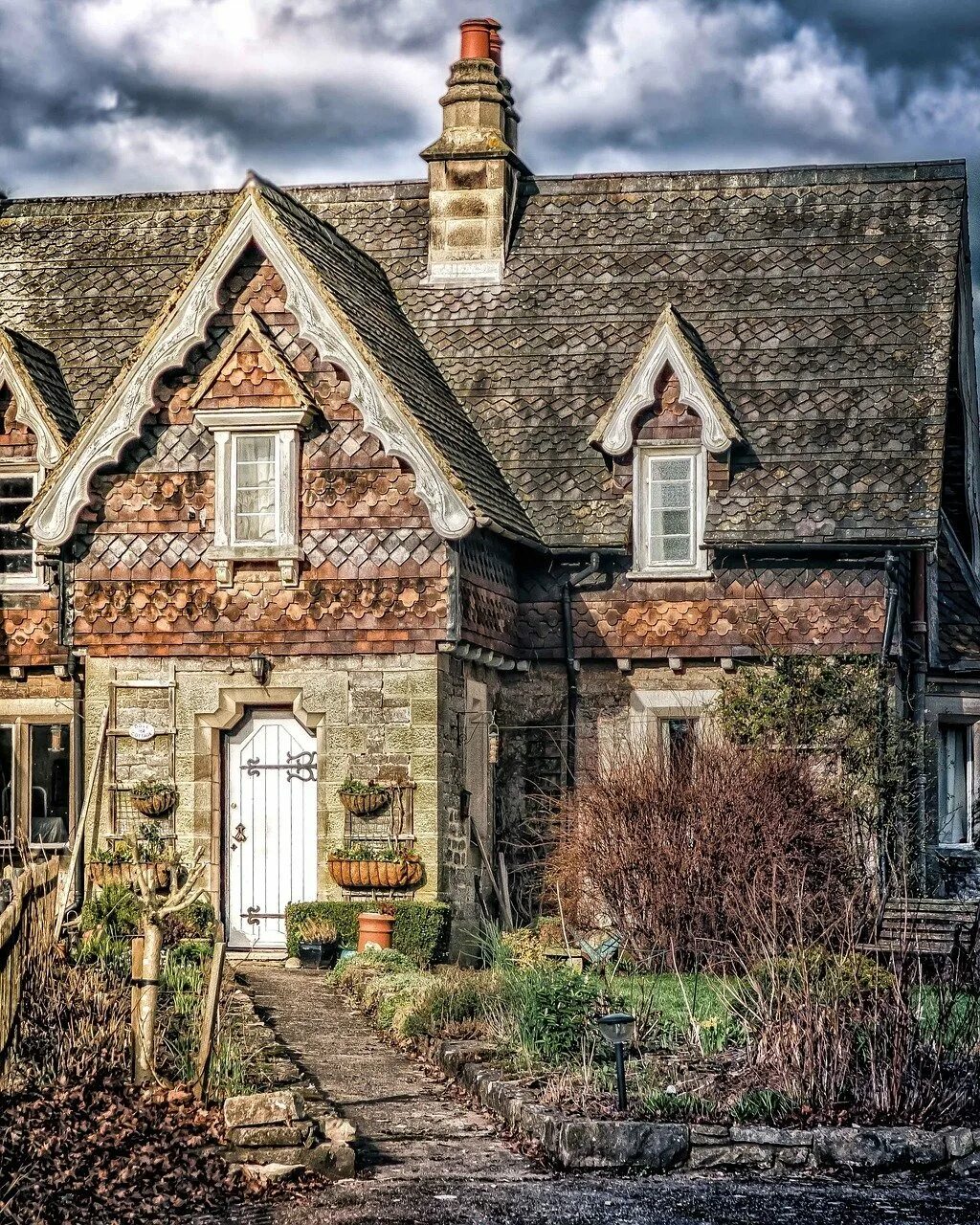 Английский дом картинки. Деревня Гримпен Англия. Деревня эпохи Тюдоров. Заброшенный особняк в Кингс-Лэнгли. Старинная английская деревня Тюдор.