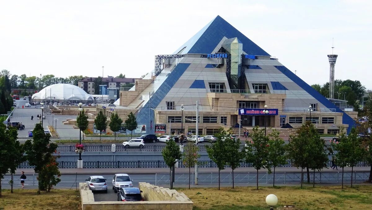 крк пирамида казань концертный зал. пирамида казань концертный зал. культурно-развлекательный комплекс пирамида казань. культурно развлекательный комплекс. культурно развлекательный комплекс.