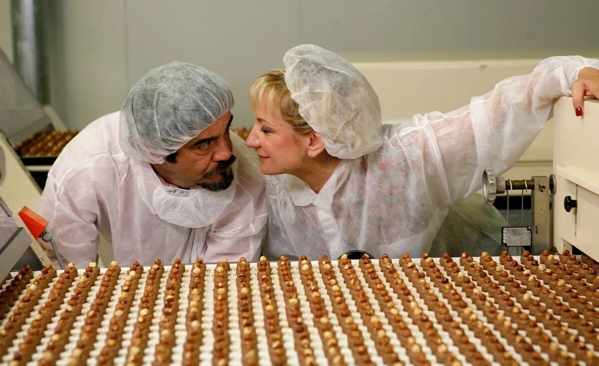 Слушать про фабрику. Уроки шоколада (2007). Сладости в фильмах.