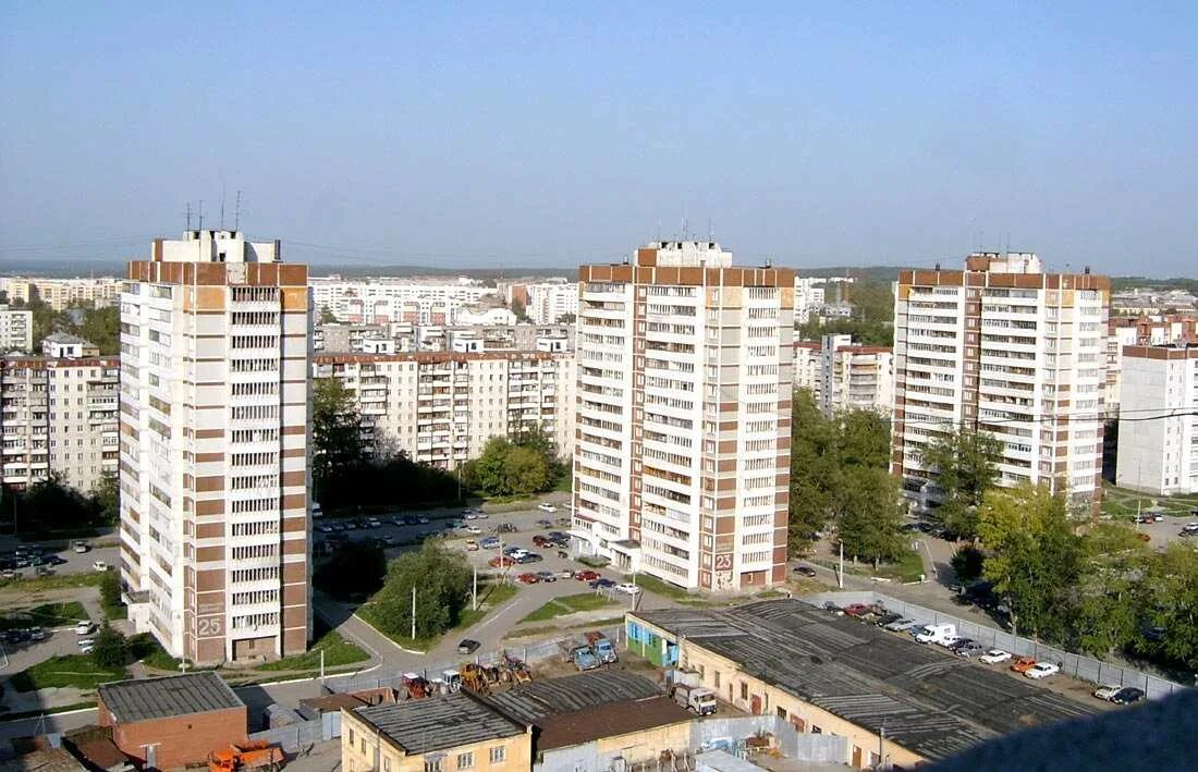 В каком городе находится уралмаш. Уралмаш район. екб район уралмаш. уралмаш крыши. уралмаш жилой район.