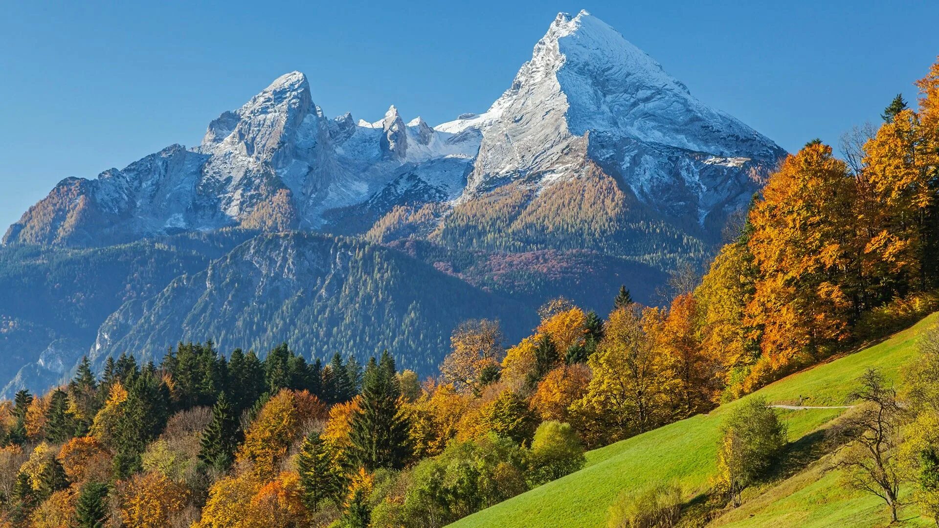 The high mountain in europe is. Гора вацманн Бавария. Гора Вацман Германия. Берхтесгаден Бавария Германия. Гора Цугшпитце в Германии на обои.