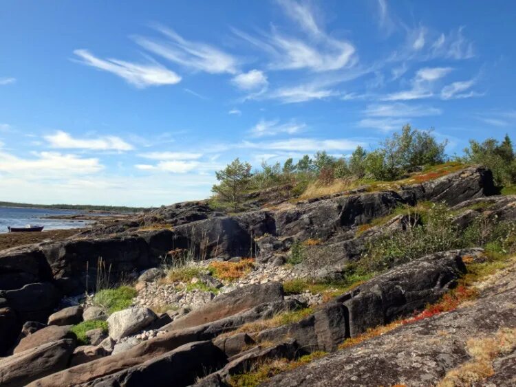 чупа острова белое море. кий остров архангельск. онежская губа море. берег белого моря онежский район. онежская губа белого моря.