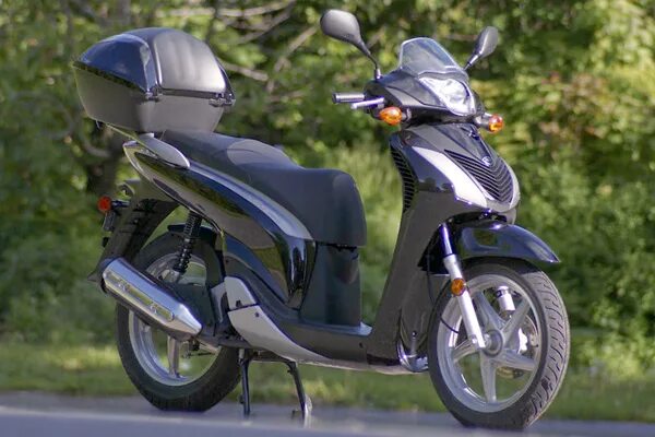 Kymco мопед Хонда sh150. Скутер Honda 16 дюймов. Скутер Хонда 125 кубов.