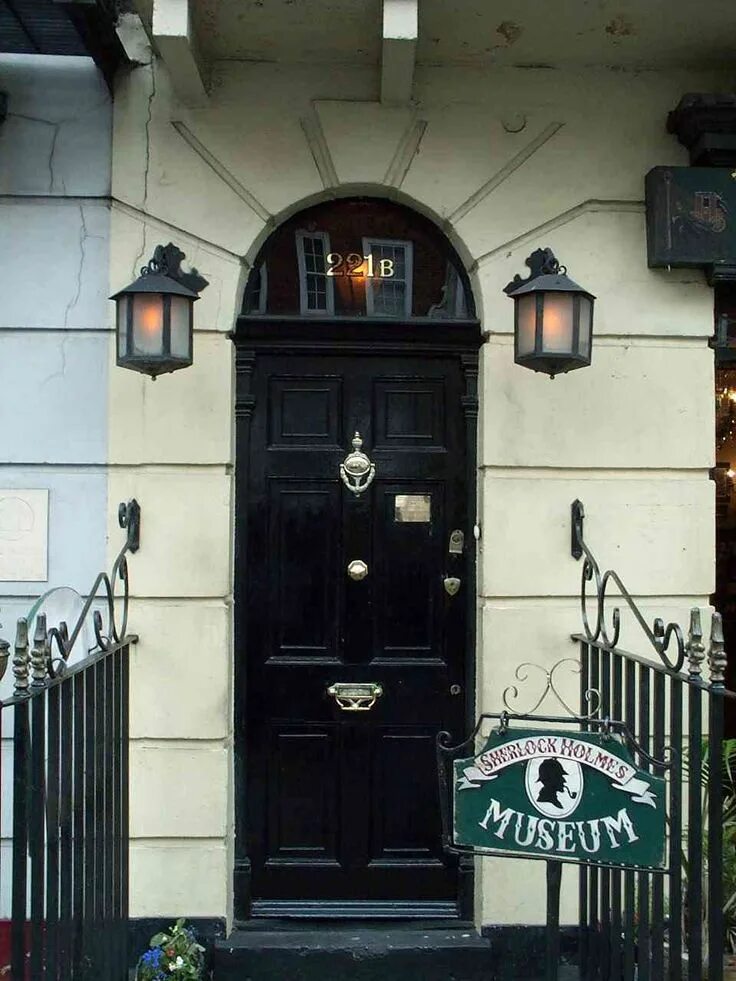 Музей бейкер стрит 221б лондон. Baker street w1. Бейкер стрит музей шерлока холмса. Лондон бейкер стрит 221 б. 1 baker street.
