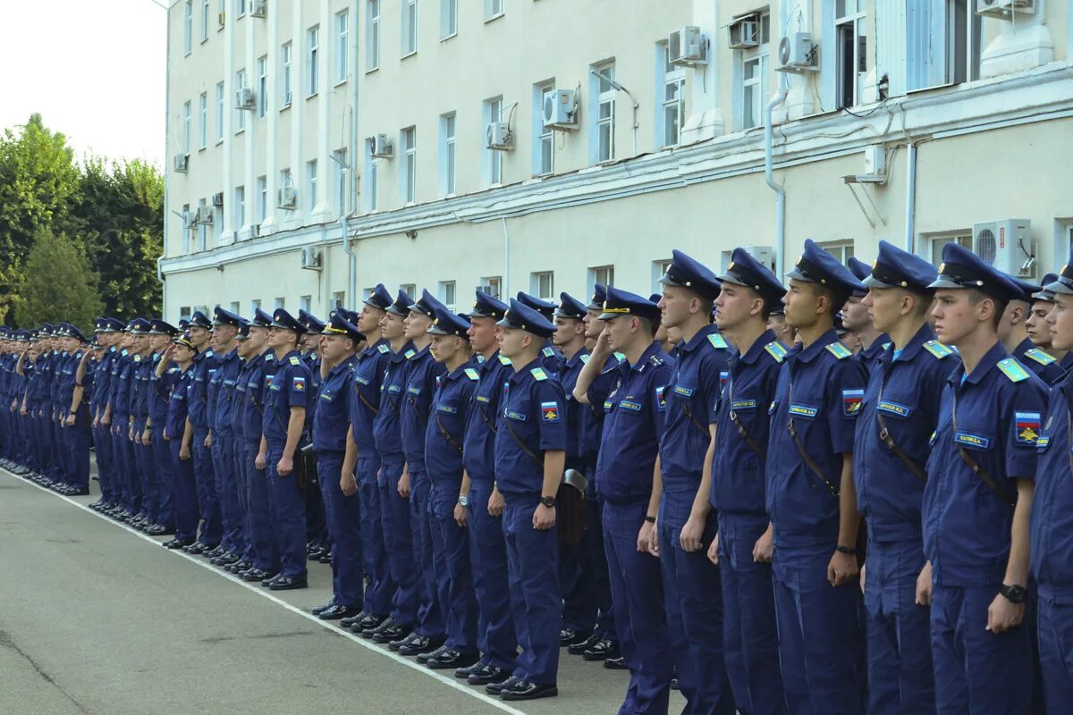 Высшее военное авиационное училище. КВВАУЛ Краснодар. Краснодарское авиационное училище летчиков. КВВАУЛ — Краснодарское высшее военное авиационное училище. Курсанты Краснодарского ВВАУЛ.